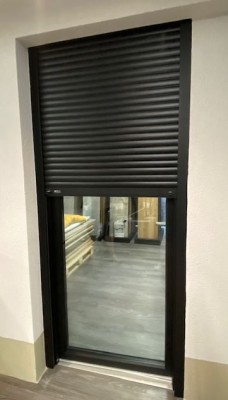 Balkontür Primo 82 niedriger Schwelle, inkl.Rolleten 1000x2250mm Muster Abholung