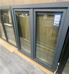 Musterfenster Fenster gemischt schwarz anthrazit Alu PVC Stahl Abholung Musterfenster Fenster gemischt schwarz anthrazit Alu PVC Stahl Abholung